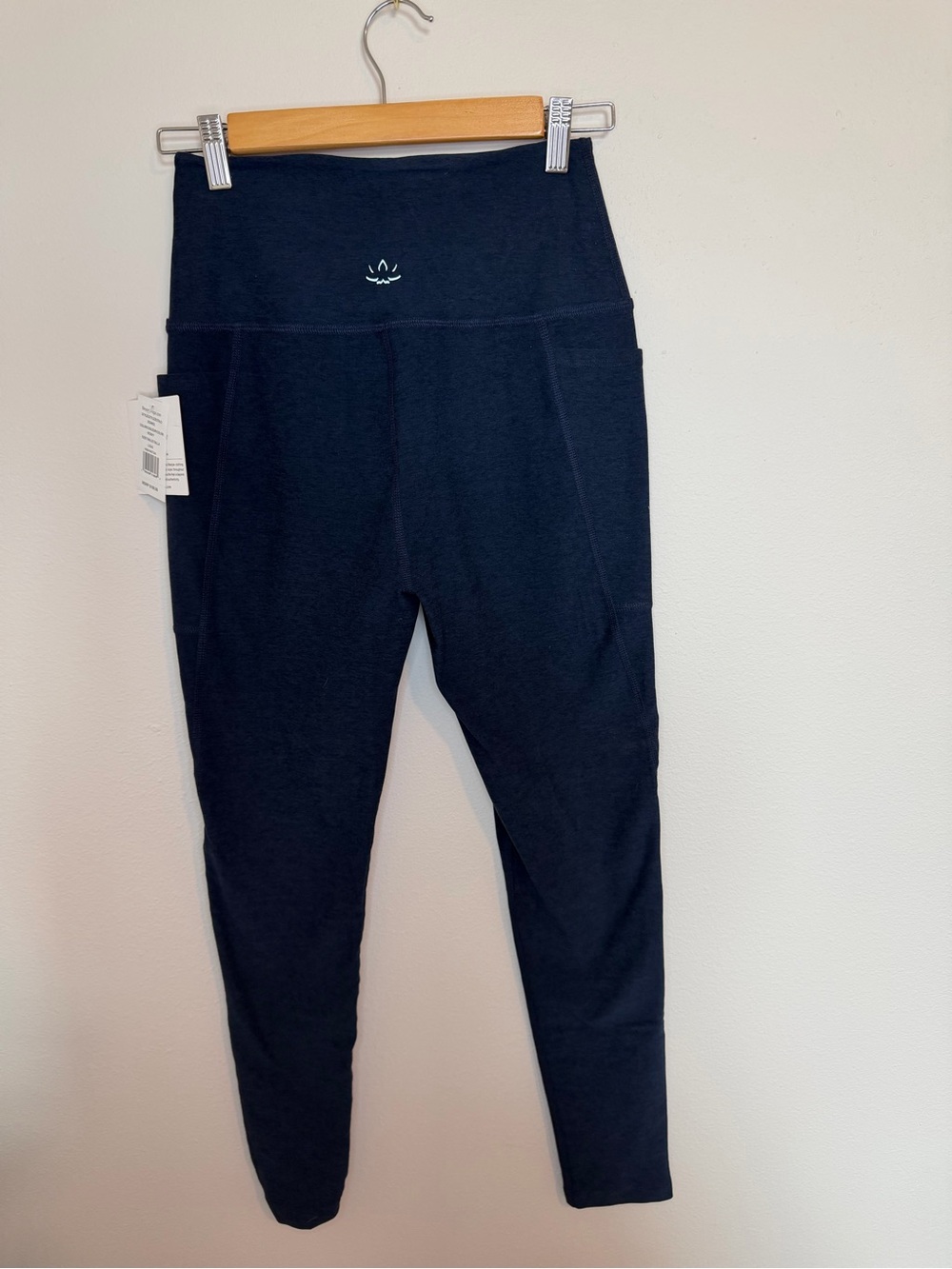 Spacedye Out Of Pocket High Waisted Midi Legging Beyond Yoga Navy High-Rise - Picture 6 of 6